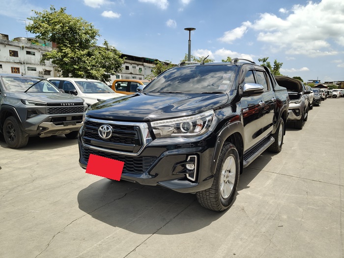 TOYOTA Hilux