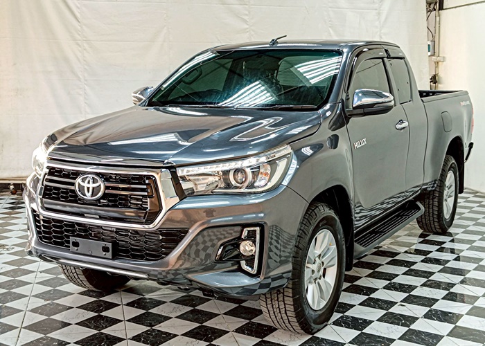 TOYOTA Hilux