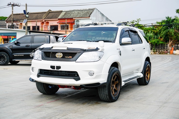 TOYOTA Fortuner