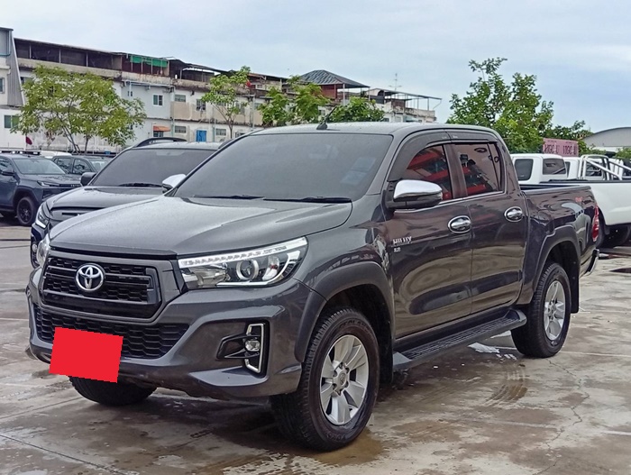 TOYOTA Hilux