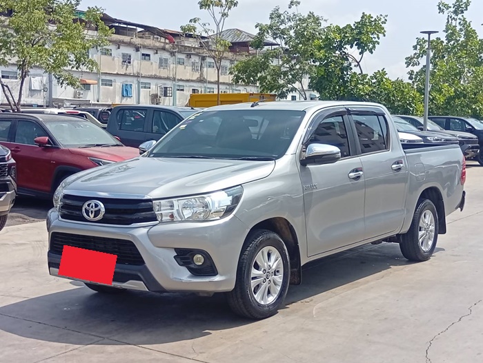 TOYOTA Hilux