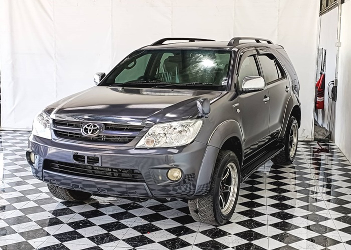 TOYOTA Fortuner