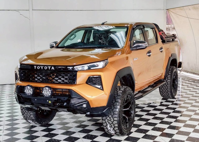 TOYOTA Hilux