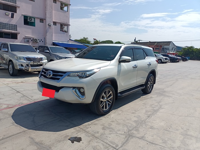 TOYOTA Fortuner