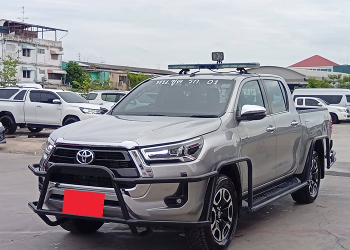 TOYOTA Hilux