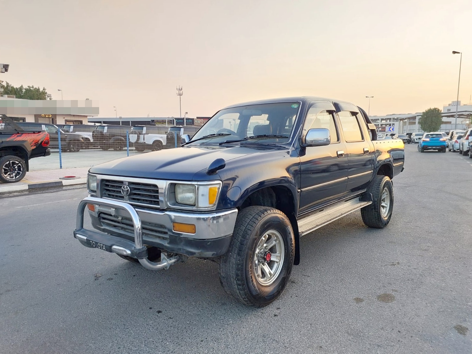 TOYOTA Hilux