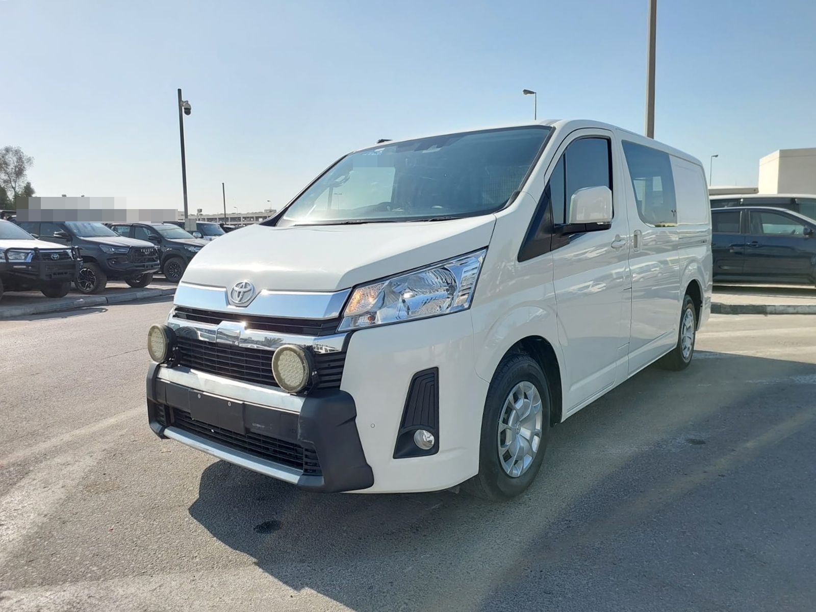 TOYOTA HIACE
