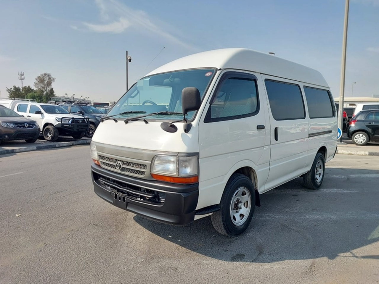 TOYOTA HIACE