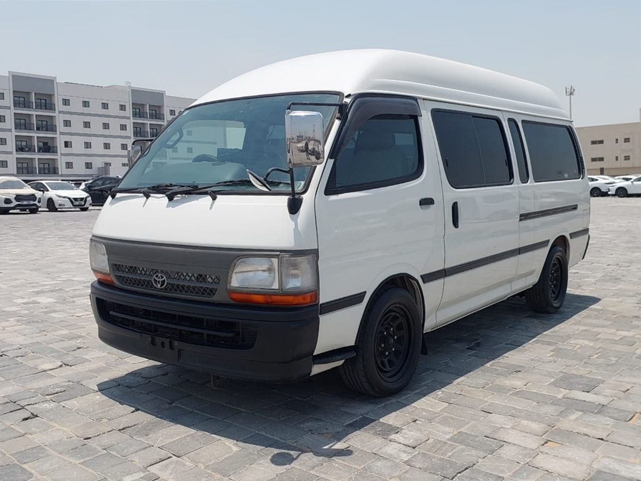 TOYOTA HIACE