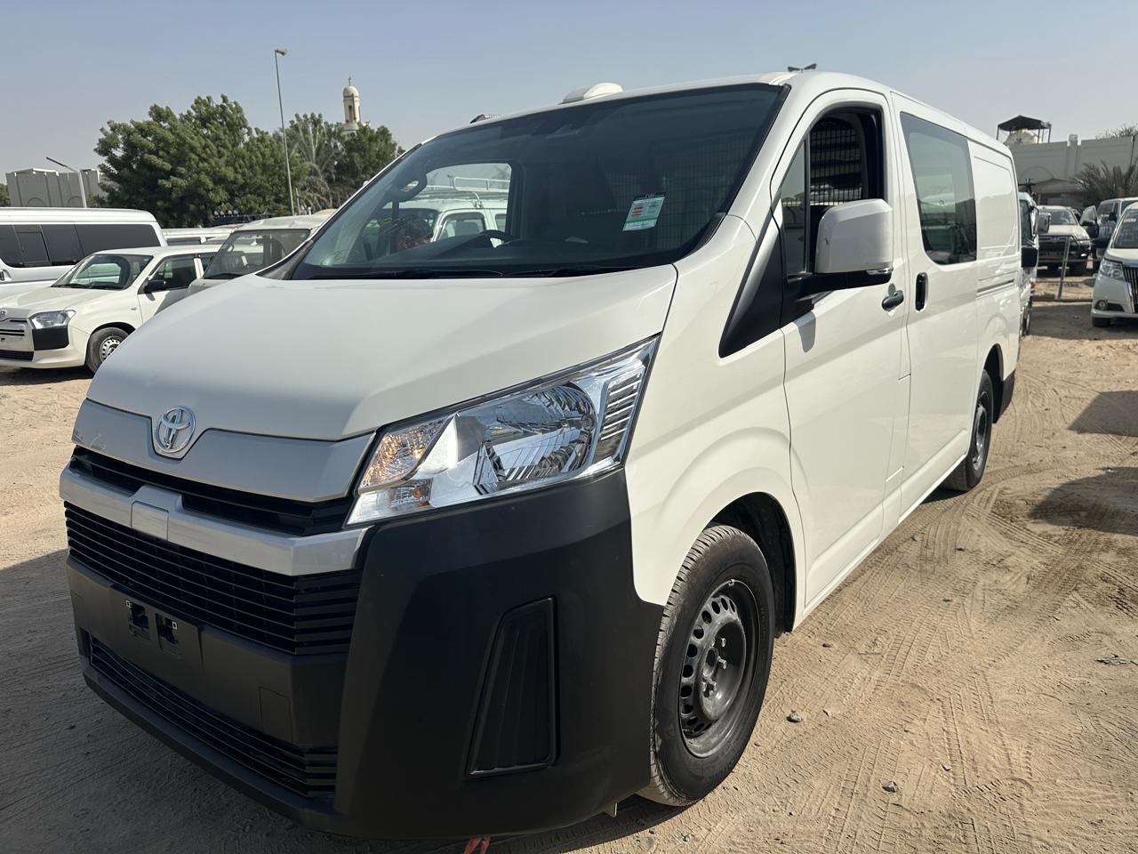 TOYOTA HIACE
