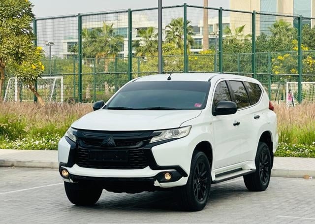 MITSUBISHI MONTERO
