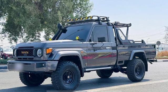 TOYOTA Land Cruiser