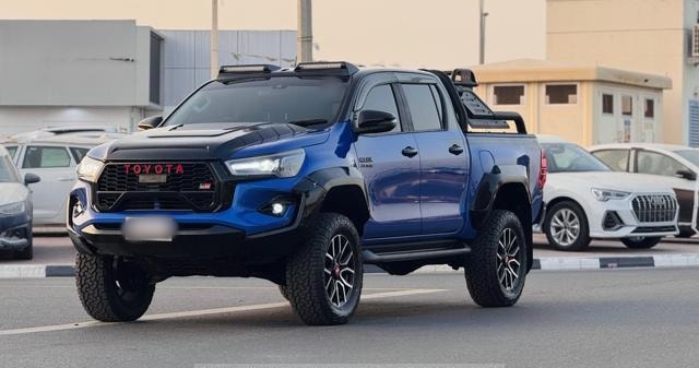 TOYOTA Hilux