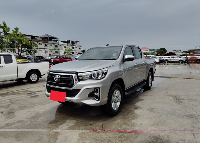 TOYOTA Hilux
