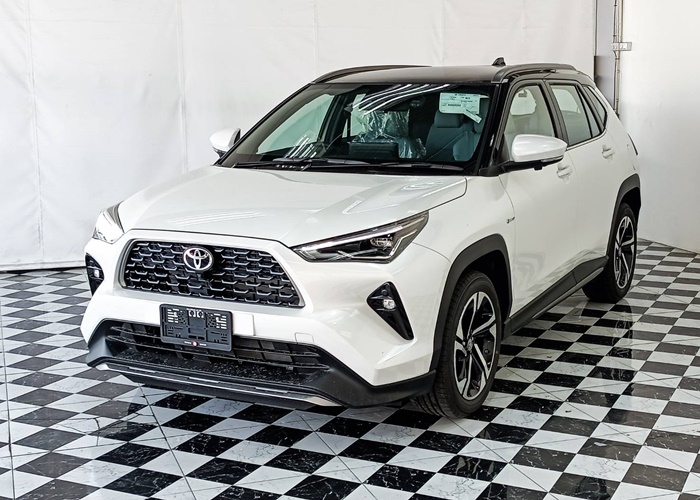 TOYOTA CROSS