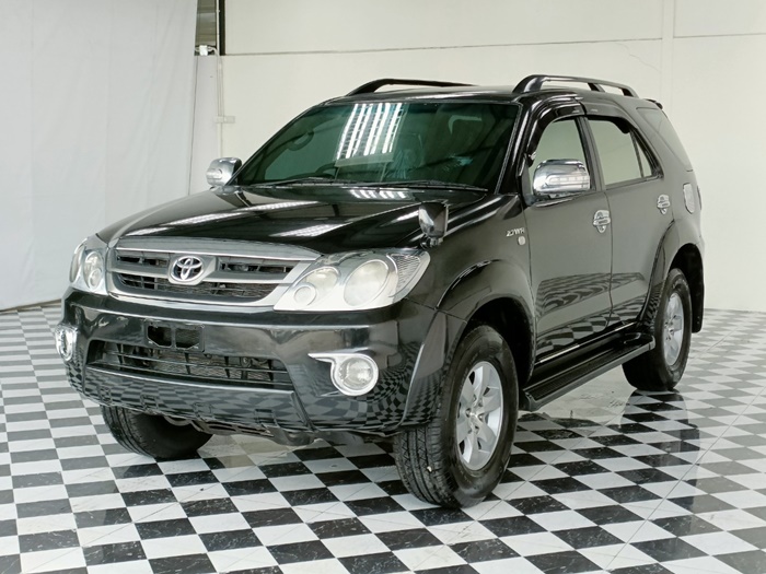 TOYOTA Fortuner