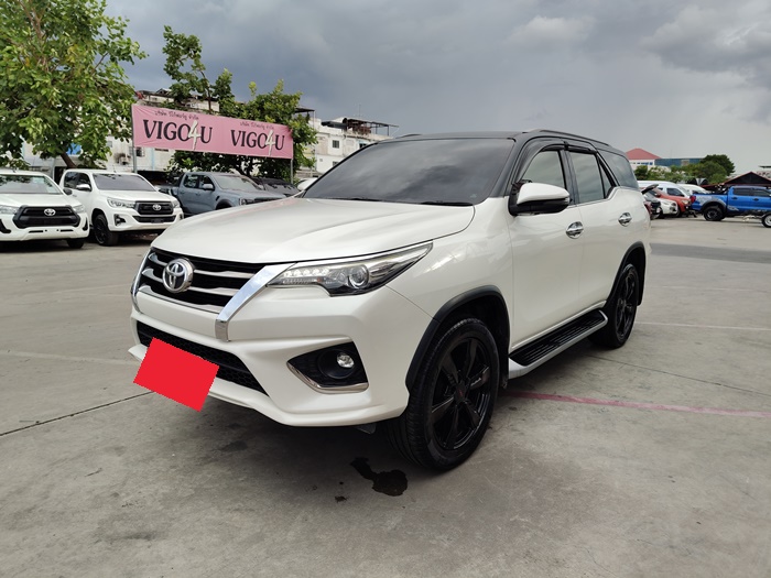 TOYOTA Fortuner