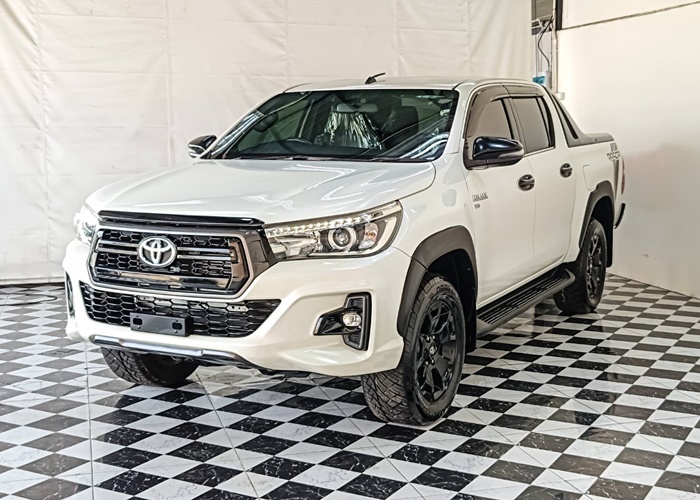 TOYOTA Hilux