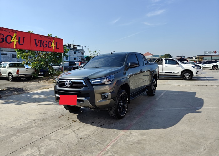 TOYOTA Hilux