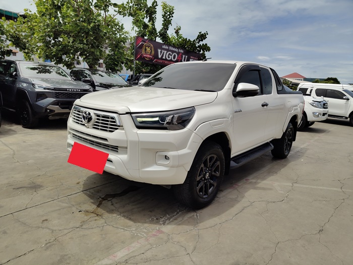 TOYOTA Hilux