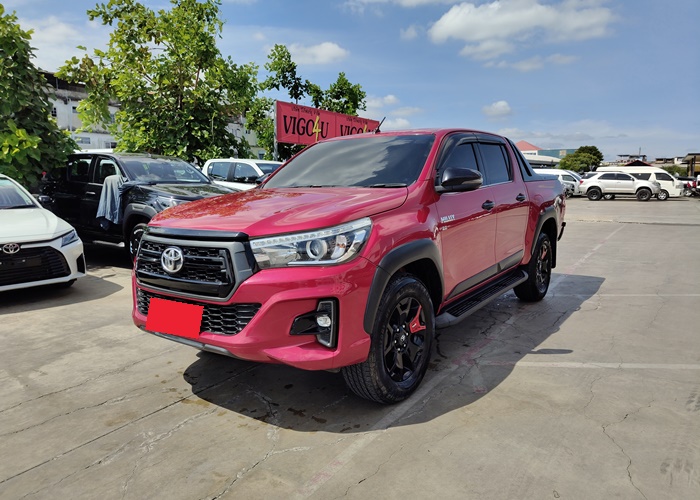 TOYOTA Hilux