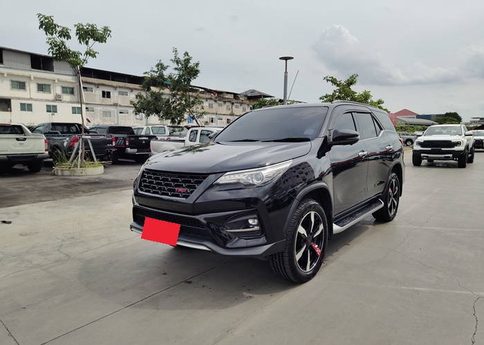 TOYOTA Fortuner