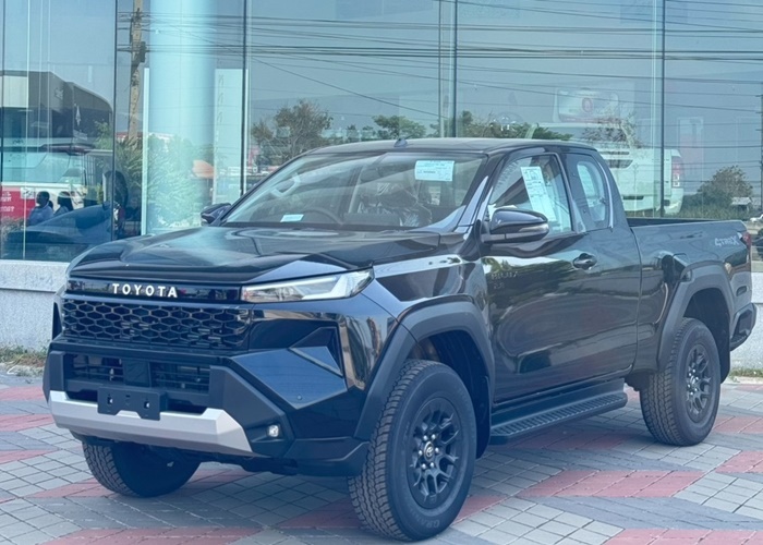 TOYOTA HILUX TRAVO 4TREX PREIMIUM