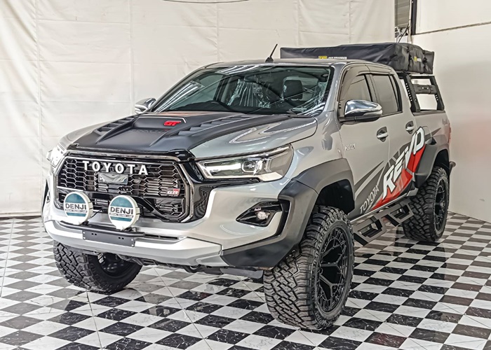 TOYOTA Hilux