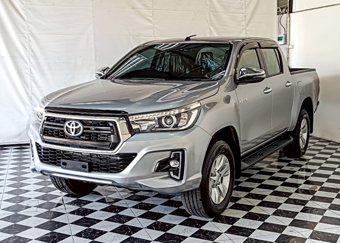 TOYOTA Hilux