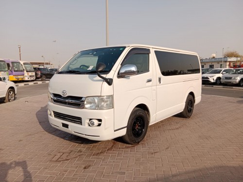 TOYOTA HIACE