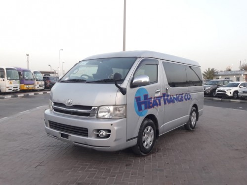 TOYOTA HIACE