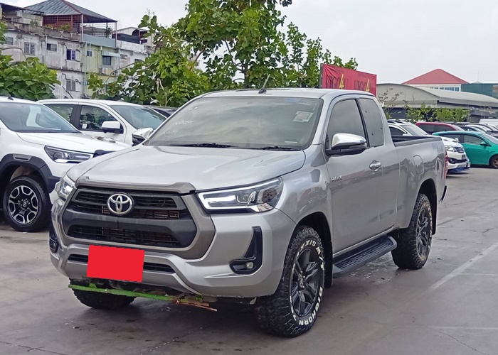 TOYOTA Hilux