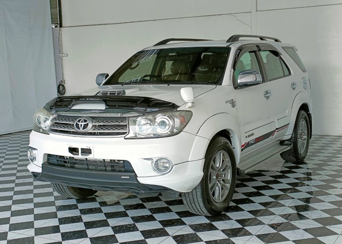 TOYOTA Fortuner