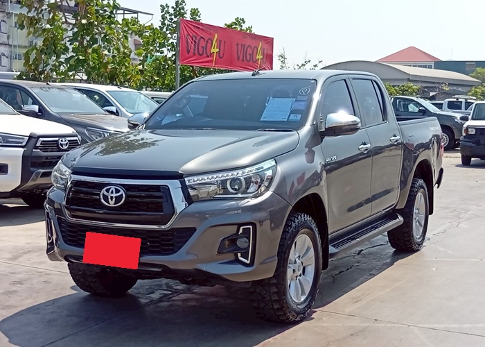 TOYOTA Hilux