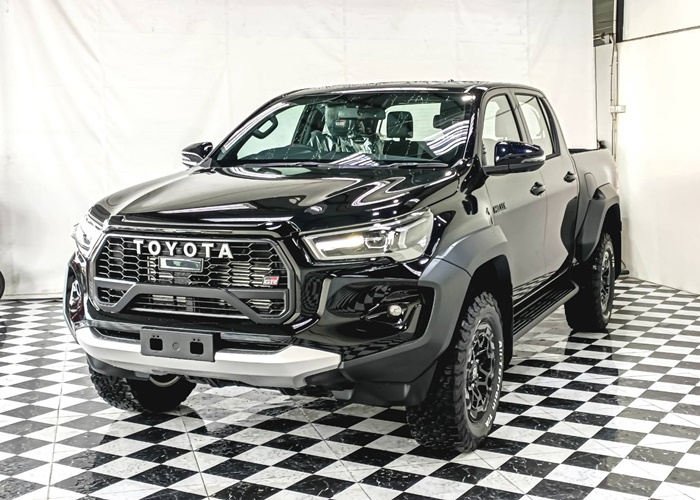 TOYOTA Hilux