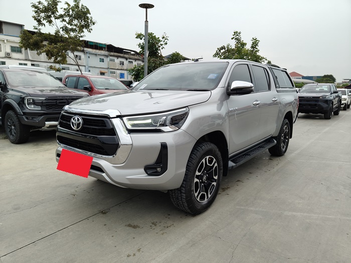 TOYOTA Hilux