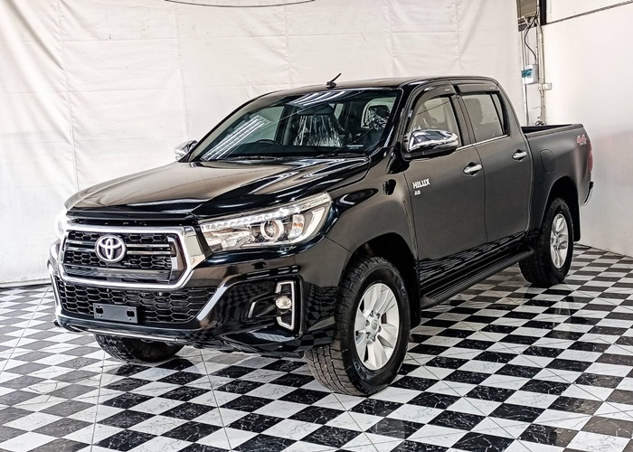 TOYOTA Hilux