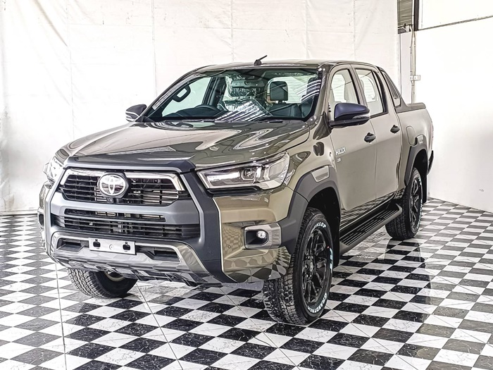 TOYOTA Hilux