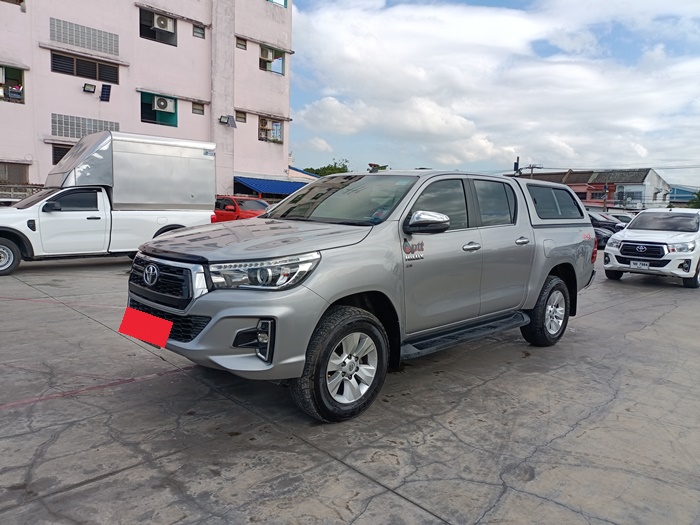 TOYOTA Hilux