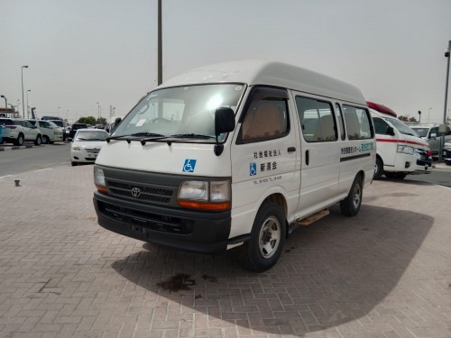 TOYOTA HIACE