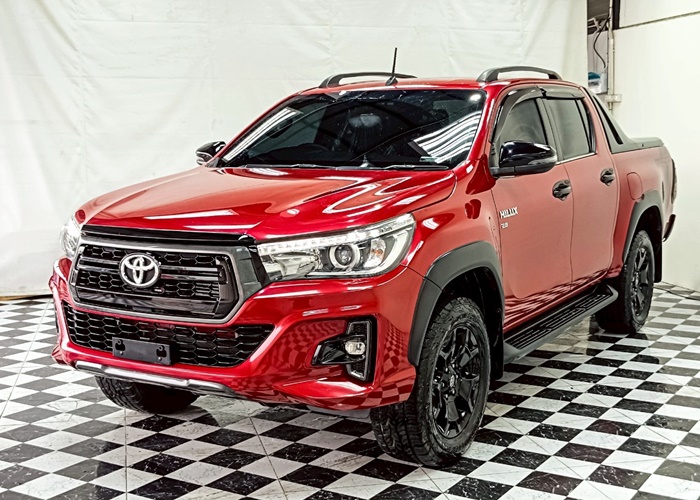 TOYOTA Hilux