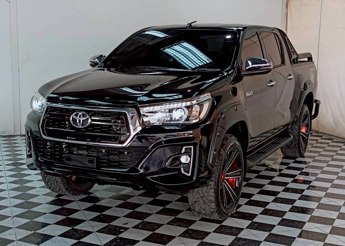 TOYOTA Hilux