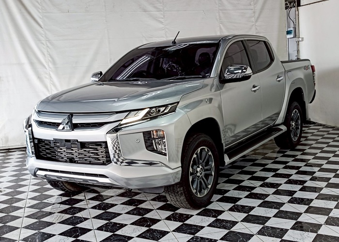 MITSUBISHI Triton