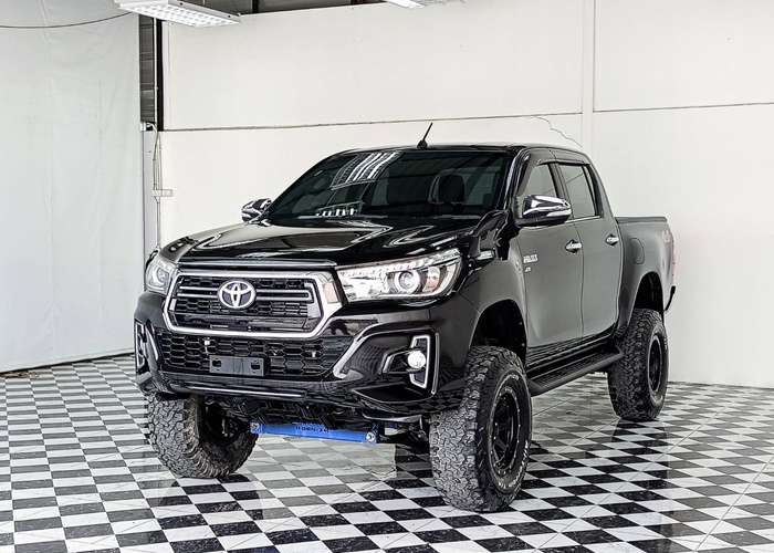 TOYOTA Hilux