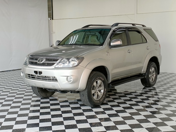 TOYOTA Fortuner