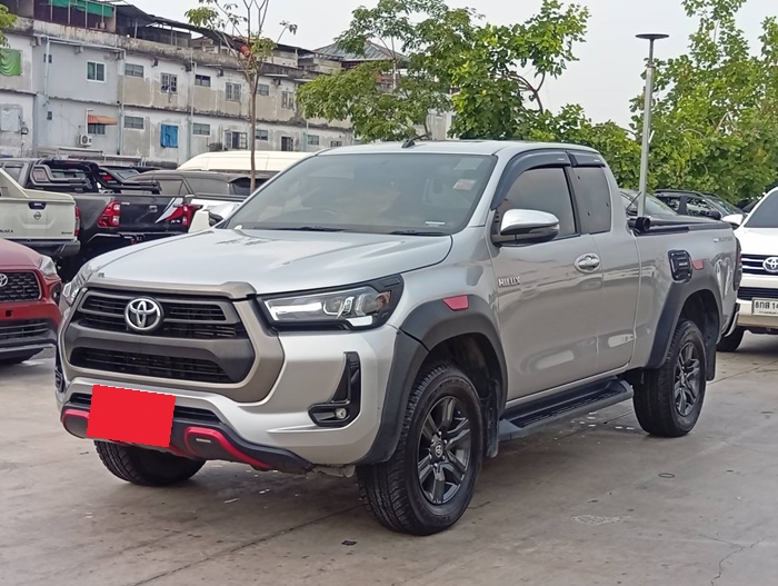 TOYOTA Hilux