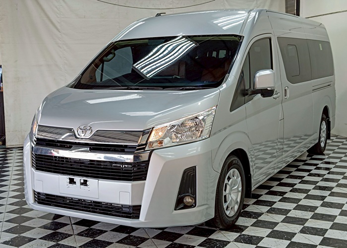 TOYOTA COMMUTER