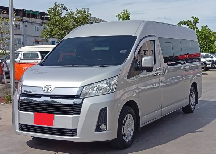 TOYOTA COMMUTER
