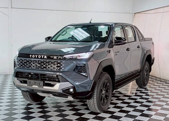 TOYOTA TRAVO OVERLAND PLUS