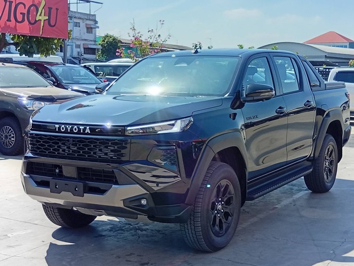 TOYOTA TRAVO OVERLAND PLUS